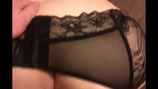 Fucking አሁን blonde አጋዥነት ቅድሚያ የሚሰጡዋቸውን (በዚህ ላይ lingerie). መገለጫዎ ጋር pussy!