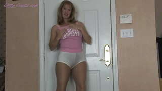 Төгс гүйцсэн masturbates