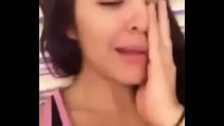 ̠�용 비디오 신랑을 보여주는 자신의 pesones