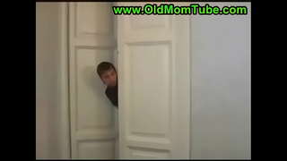 Schrëtt Mamm a Jong 2