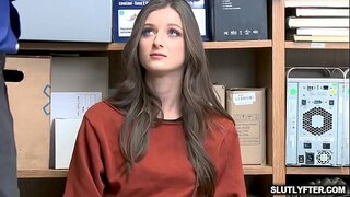 LP Officer doggystyle fuck Kenzy Ryans hugot nga vagina magduladula ang iyang mga bola sa lawom!