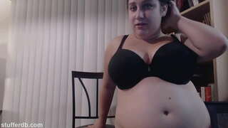 Chubby dívka miluje dezerty