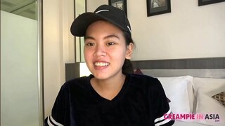 ���ායි කෙල්ල trims බීවර් සහ ලැබෙන creampied