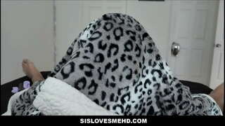 Cute Jauniešu Blondīne Teen Stepsister Halloween Fuck Par Stepbro POV