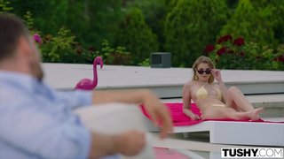 TUSHY Sexy Eyla a d&#039;abord anal expérience avec sugar daddy