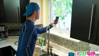 Latina stepsister tsara ny akoho sucker ary tsy voasazy ny manao izany